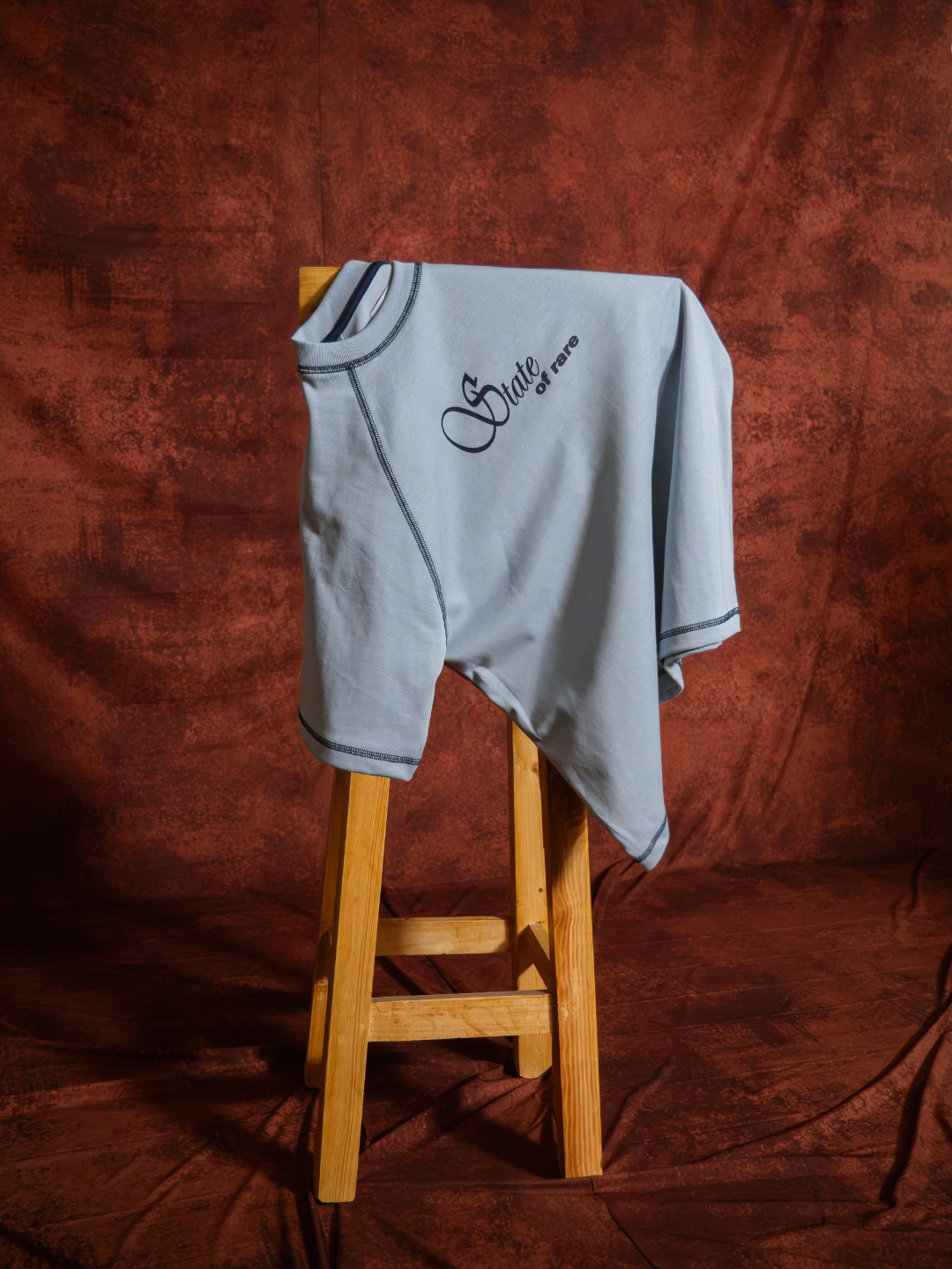CONTRAST TEE
